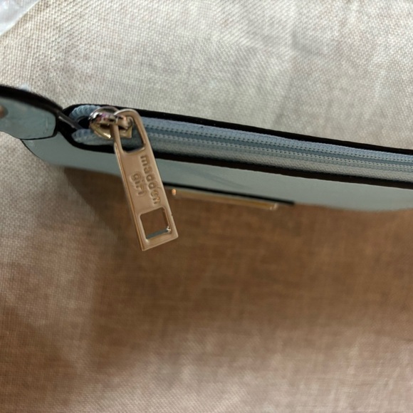 Madden Girl Baby Blue Keychain Credit Card Wallet - Picture 4 of 7